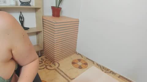 Snapshot of katherine_blair chatting on June 9, 2026, 12:06 pm katherine_blair online show from June 9, 2026, 12:06 pm