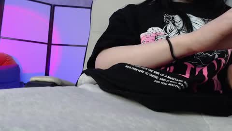 katherine_johnson online show from January 4, 2025, 1:42 pm