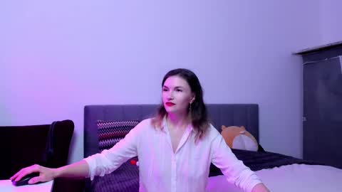 Katherine online show from November 14, 2025, 3:55 pm