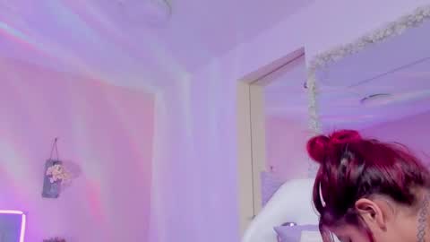 Snapshot of kathia_saenz chatting on February 18, 2025, 9:43 am Kathia online show from February 18, 2025, 9:43 am