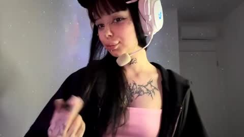 Luna online show from March 28, 2026, 3:55 pm