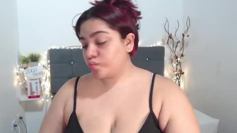 kathygonzalez_ online show from February 3, 2025, 12:14 pm