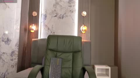 Katia online show from October 13, 2025, 11:10 am