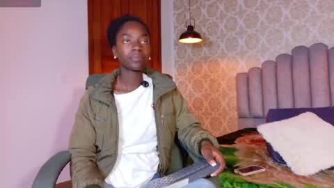 Katia online show from December 15, 2025, 12:09 pm