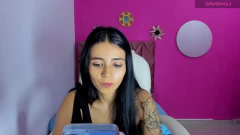 Snapshot of katia_sex25 chatting on December 5, 2024, 3:59 am Katia online show from December 5, 2024, 3:59 am