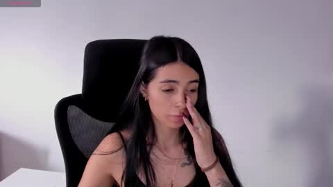 Snapshot of katia_sex25 chatting on February 20, 2026, 4:18 pm Katia online show from February 20, 2026, 4:18 pm