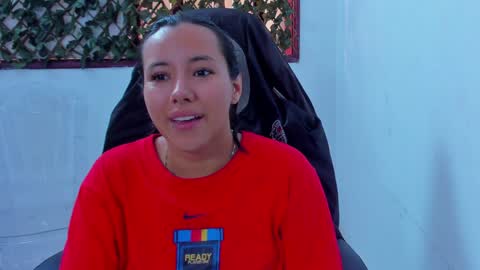 Snapshot of katiacuper chatting on December 2, 2024, 11:45 am Katia Cuper online show from December 2, 2024, 11:45 am