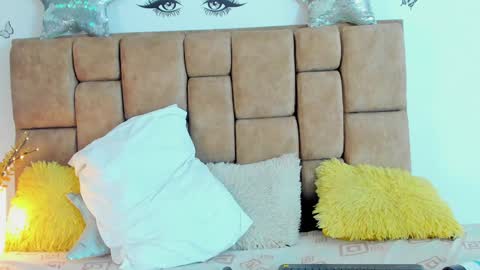 Snapshot of katiacuper chatting on January 5, 2025, 8:31 pm Katia Cuper online show from January 5, 2025, 8:31 pm