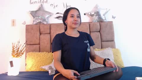 Snapshot of katiacuper chatting on January 23, 2025, 3:54 pm Katia Cuper online show from January 23, 2025, 3:54 pm