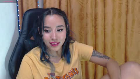 Snapshot of katiacuper chatting on January 30, 2025, 6:32 pm Katia Cuper online show from January 30, 2025, 6:32 pm