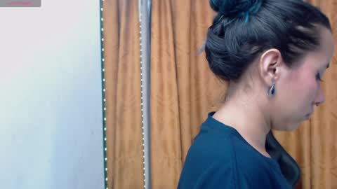 Snapshot of katiacuper chatting on February 4, 2025, 12:33 pm Katia Cuper online show from February 4, 2025, 12:33 pm