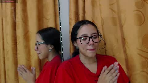 Snapshot of katiacuper chatting on February 19, 2025, 12:25 am Katia Cuper online show from February 19, 2025, 12:25 am