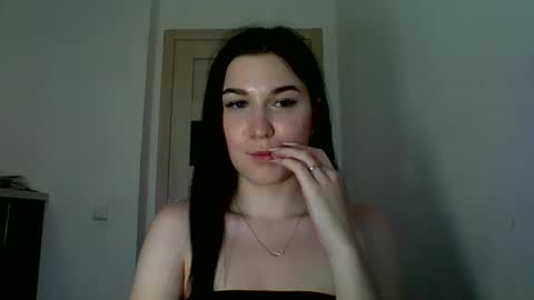 katie_foxi online show from June 5, 2026, 5:18 pm