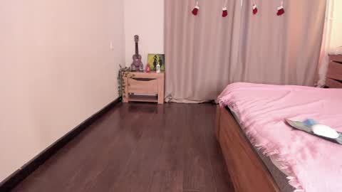 Kate online show from December 30, 2024, 11:26 am