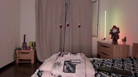 Kate online show from February 1, 2025, 2:24 pm