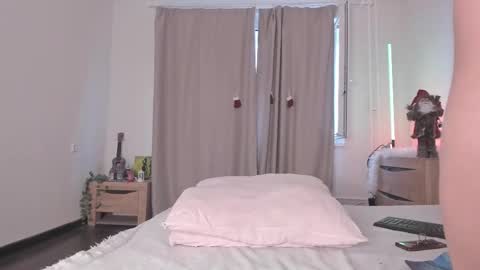 Kate online show from February 11, 2025, 11:32 am