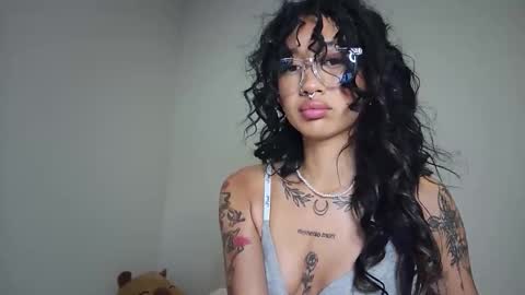 katiecai online show from April 9, 2026, 4:56 am