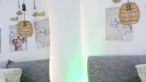 Katie online show from April 14, 2026, 11:05 am