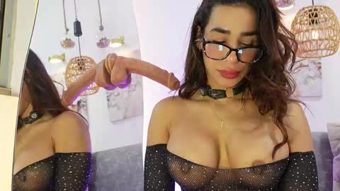 Snapshot of katiecruz_ chatting on May 15, 2026, 10:22 am Katie online show from May 15, 2026, 10:22 am