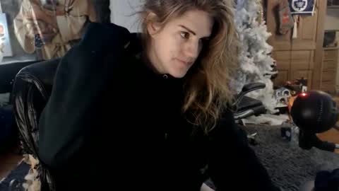 Katie online show from December 19, 2025, 7:04 am