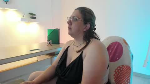 Katherine online show from September 27, 2025, 1:05 pm
