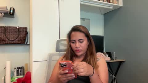 Snapshot of katiefrox_ chatting on October 16, 2025, 1:28 am katiefrox  online show from October 16, 2025, 1:28 am