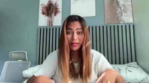 Snapshot of katiefrox_ chatting on October 31, 2025, 12:22 am katiefrox  online show from October 31, 2025, 12:22 am