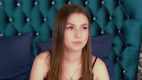 Snapshot of katiereeves chatting on October 13, 2025, 1:11 pm katiereeves online show from October 13, 2025, 1:11 pm