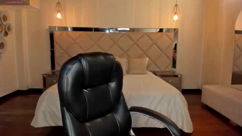 Kate Stonne online show from December 20, 2025, 7:10 pm