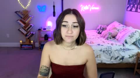 Snapshot of katieverona chatting on January 26, 2025, 10:35 pm Katie Verona online show from January 26, 2025, 10:35 pm