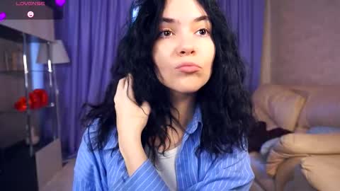 Crystal really Kristel online show from November 23, 2025, 7:52 am