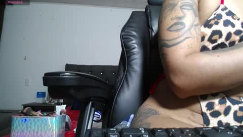 Daniela  online show from November 5, 2025, 2:11 am