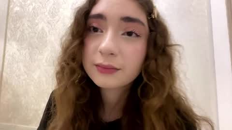 Snapshot of katinaflatau chatting on May 15, 2026, 6:59 pm Rosie online show from May 15, 2026, 6:59 pm