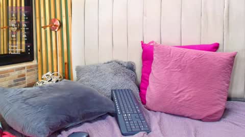 Snapshot of katlyn_martins chatting on February 8, 2025, 10:29 pm K A T L Y N online show from February 8, 2025, 10:29 pm