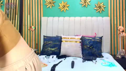 Snapshot of katlyn_martins chatting on February 17, 2025, 7:10 pm K A T L Y N online show from February 17, 2025, 7:10 pm