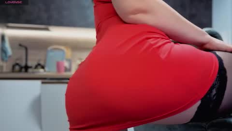 katniss_k online show from November 23, 2025, 4:56 am