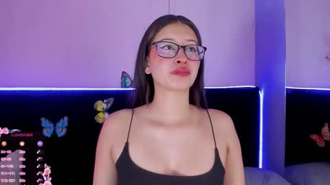 Snapshot of katniss_lovee_ chatting on December 14, 2025, 3:12 am .... Katniss .... online show from December 14, 2025, 3:12 am