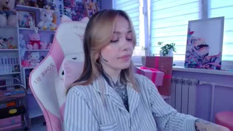 Katrin online show from October 13, 2025, 1:33 pm
