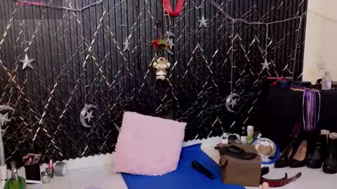 Katt  online show from December 4, 2025, 7:33 pm