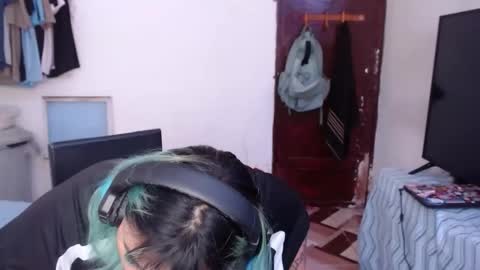 katteyes_ online show from May 12, 2026, 9:01 pm