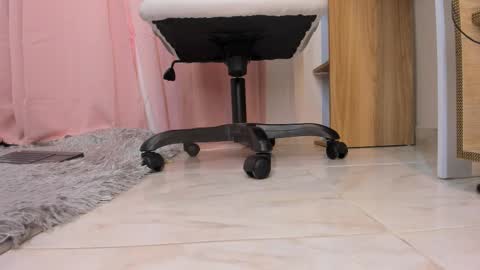 Snapshot of katty_feet_ chatting on November 7, 2025, 7:47 pm Katty online show from November 7, 2025, 7:47 pm