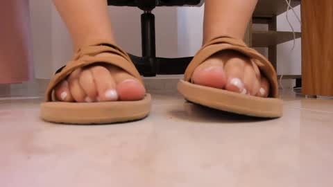 Snapshot of katty_feet_ chatting on May 6, 2026, 7:41 pm Katty online show from May 6, 2026, 7:41 pm