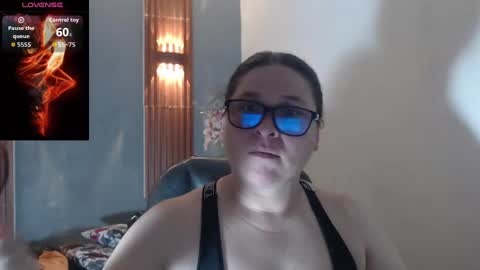 katty online show from October 14, 2025, 12:28 pm