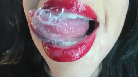 Snapshot of katty_mouth chatting on December 13, 2025, 8:47 pm Katty online show from December 13, 2025, 8:47 pm