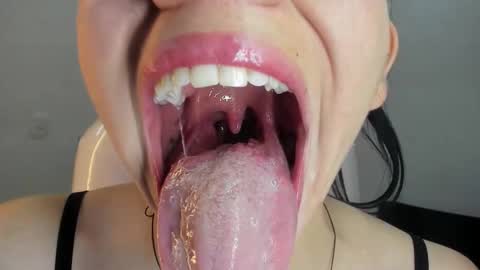 Snapshot of katty_mouth chatting on January 9, 2026, 8:43 pm Katty online show from January 9, 2026, 8:43 pm