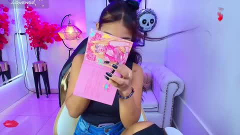 katty_rounds online show from November 3, 2025, 12:28 pm