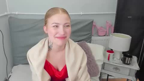 Snapshot of kattyxlovely chatting on February 9, 2026, 3:27 pm KattyXLovely online show from February 9, 2026, 3:27 pm