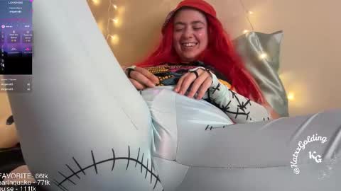 Snapshot of katxxgolding chatting on October 31, 2025, 6:58 am Princesse Kat online show from October 31, 2025, 6:58 am