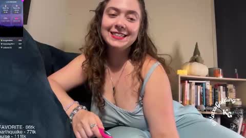 Snapshot of katxxgolding chatting on November 4, 2025, 8:35 am Princesse Kat online show from November 4, 2025, 8:35 am