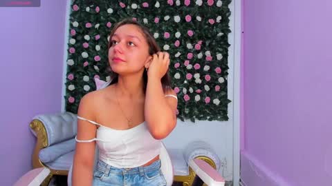 Snapshot of katy_sweet19 chatting on January 26, 2025, 2:19 pm Katy online show from January 26, 2025, 2:19 pm